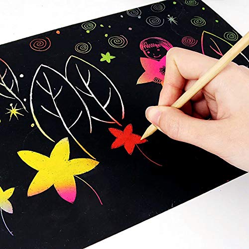 Scratch Art Paper, 50 Obras De Arte De Raspado De Arco Iris y Manualidades Infantiles Papel Rayado Negro, con 5 Estilográficas De Madera, 4 Reglas De Dibujo y 1 Sacapuntas (18.5 * 26 Cm) …