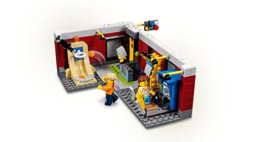 LEGO Creator - Parque de Patinaje Modular, Juguete 3 en 1 Creativo de Construcción con 2 Minifiguras para Recrear Aventuras y Construir Diferentes Escenarios (31081)