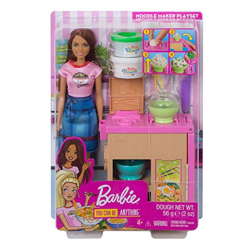 Barbie cocinera de fideos, set con muñeca morena y accesorios de cocina (GHK44)