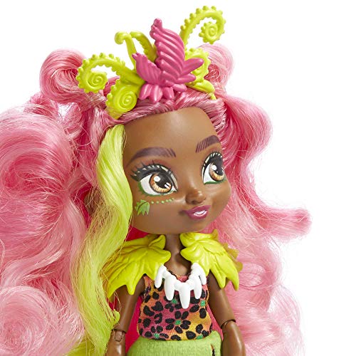 Cave Club Muñeca Fernessa, muñeca prehistórica con mascota y accesorios (Mattel GNL85)