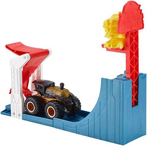 Hot Wheels - Monster Truck Pista de coches, Super Salto con vehiculo Loco Punk (Mattel GCG00) , color/modelo surtido