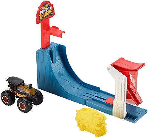 Hot Wheels - Monster Truck Pista de coches, Super Salto con vehiculo Loco Punk (Mattel GCG00) , color/modelo surtido