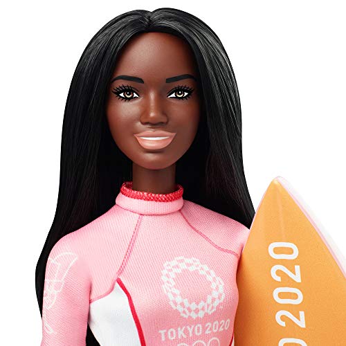 Barbie- Juegos Olímpicos Tokio 2020 muñeca surfista con uniforme de surf y con accesorios (Mattel GJL76) , color/modelo surtido