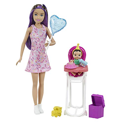 Barbie Skipper Muñeca canguro con vestido y bebé, con trona de niño de juguete y accesorios de cumpleaños (Mattel GRP40)