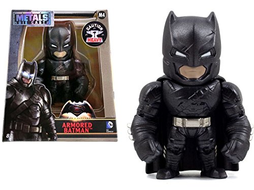 DC 97670 Figura Batman vs Superman Movie with Armor de 4 Pulgadas