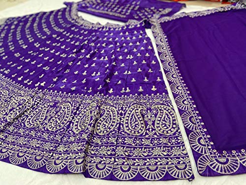 Purpul Designer Lehenga con bordado en oro