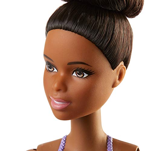 Barbie Bailarina de Ballet Afroamericana, Muñeca para Niñas y Niños +3 Años (Mattel GJL61)