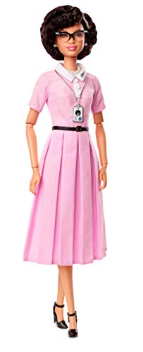 Barbie - Muñeca Katherine Johnson de Grandes Mujeres (Mattel FJH63)