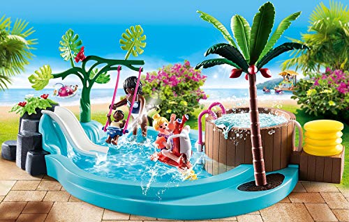 PLAYMOBIL Family Fun 70611 Piscina Infantil con bañera hidromasaje, Para jugar con agua, Juguetes para niños a partir de 4 años