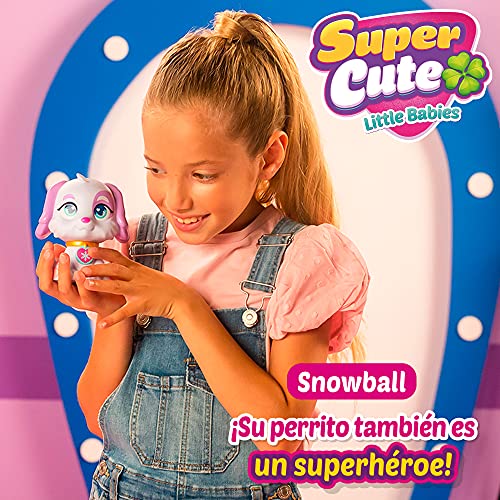 Super Cute Muñeca Superheroína Regi con biberón, Mascota Snowball, Ropa Reversible y Accesorios