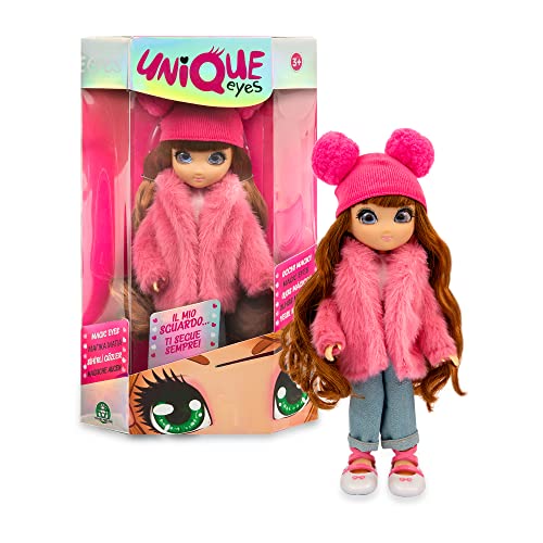 Unique Eyes - Muñeca Sophia, Fashion Doll, Ojos Que te siguen, de Color Azul, Tiene el Pelo pelirrojo Largo y va Vestida con Ropa Actual, niñas Desde 3 años, 3 Modelos Diferentes, Famosa (MYM00200)