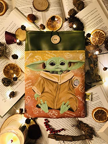 Funda artesanal grande para libros y tablets de Baby Yoda Grogu Star Wars + marcapáginas regalo, algodón ecológico, acolchada, con bolsillo frontal y botón. Regalo ideal para adolescentes