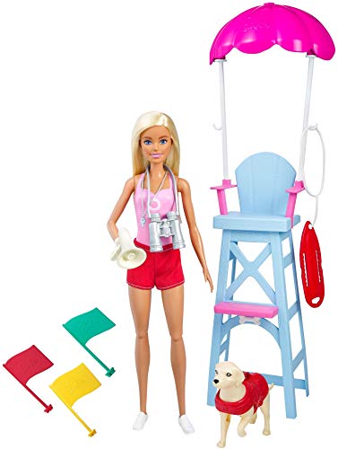 Barbie Socorrista Muñeca rubia con silla de vigilancia de playa de juguete, mascota y accesorios (Mattel GTX69)