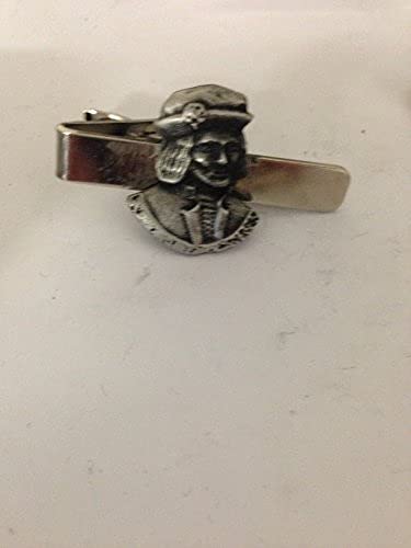 Richard III R93 - Emblema de peltre inglés con clip para corbata, 4 cm de largo, hecho a mano en Sheffield