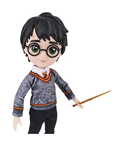 HARRY POTTER-WIZARDING WORLD - MUÑECO HARRY POTTER 20 CM - Figura Harry Potter Articulada con Varita y Uniforme Hogwarts - 6061836 - Juguetes Niños 5 Años +