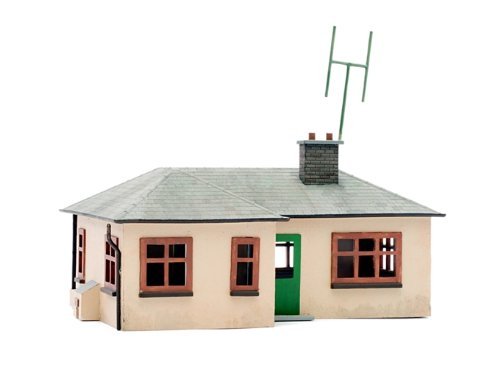 Dapol Model Railway Detached Bungalow Plastic Kit - OO Scale 1/76