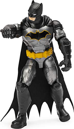 DC Comics táctica 4 Pulgadas con 3 Accesorios misteriosos, 1 10 cm Batman Tactical Rebirth Figura de acción con Tarjeta de misión y 3 Equipos Secretos, Color Gris (Spin Master 6056744)