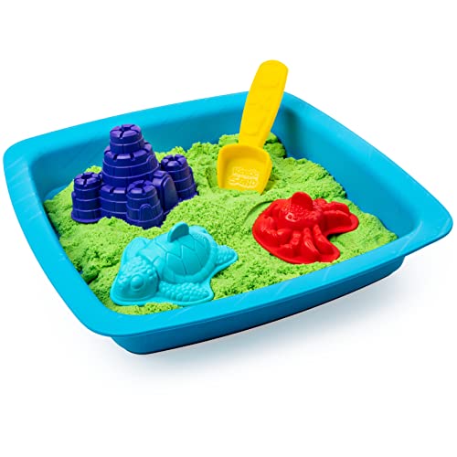 Kinetic Sand -ARENA MÁGICA - SET SANDBOX - Set con Arenero Niños, 454g de arena verde y 4 accesorios - Kit Manualidades Niños - 6029059 - Juguetes Niños 3 Años +