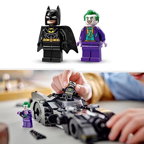 LEGO 76224 DC Batmobile Persecución de Batman vs. The Joker Coche de Juguete y 2 minufiguras, maqueta de Coche del Caballero Oscuro con Batarang, Regalo de Superhéroes para Niños y Niñas