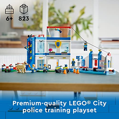 LEGO City Police Training Academy 60372, juego de estación con carrera de obstáculos, figura de caballo, juguete de bicicleta cuádruple y 6 minifiguras de oficiales, para niños a partir de 6 años