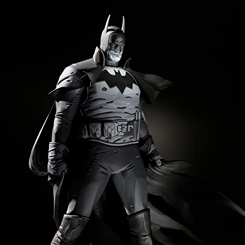 McFarlane Figura de Acción DC Direct - Batman Black & White - Batman by Mike Mignola Multicolor TM30155