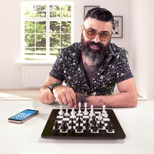 Millennium eONE M841 – Tablero de ajedrez electrónico para Jugar Online en Lichess, Chess.com y Tornelo. con 81 LED para visualizar los Movimientos Batería de Iones de Litio y Bluetooth Integrado.