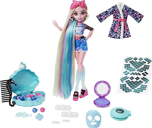 Monster High Muñeca, Lagoona Blue Spa Day Set con accesorios para llevar y compartir como pinzas para el pelo, tiza para el cabello y tatuajes