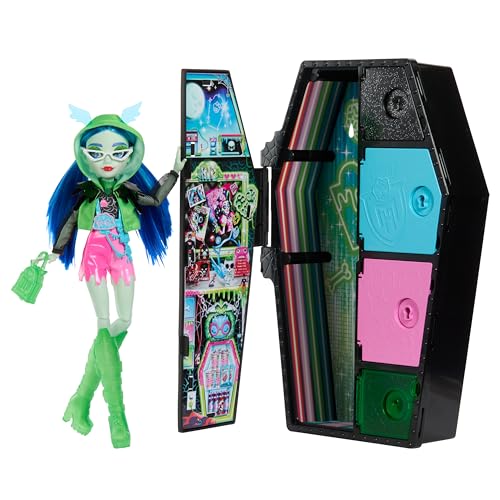 Monster High Skulltimate Secrets Neon Frights Ghoulia Muñeca con armario y 15 accesorios sorpresa, brilla en la oscuridad, juguete +4 años (Mattel HNF81)