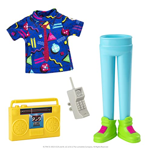 The Elf on the Shelf MagiFreez Retro RAD 80's Gear Set – Ayuda a tu Elfo Explorador a Encontrar su Poder mágico de pie - Los Accesorios Incluyen Pantalones mágicos, Tenis, Camisa Vintage, teléfono