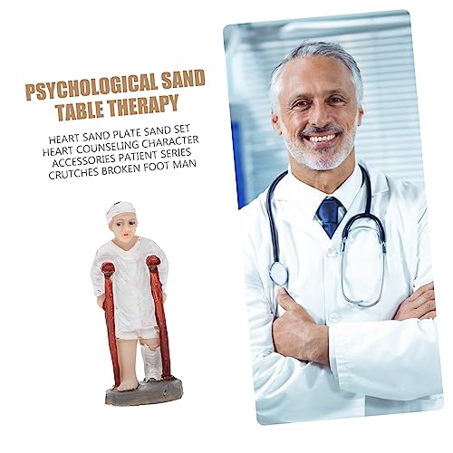 Yardwe 2 Piezas Hombre Con Muletas Figuras En Miniatura Accesorio De Psicologica Consejería Psicológica Pacientes Estatua Mesa De Arena Resina Blanco Juego De Arena