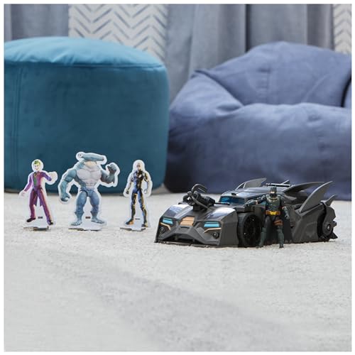 DC Comics, Crusader Batmobile, Conjunto de Juego con Figura de Batman de 10 cm, 3 Figuras de Papel de supervillanos, Juguetes para niños y niñas a Partir de 4 años