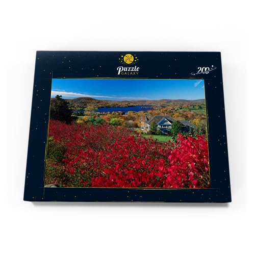 Ambiente Otoñal En El Lago Waramaug con Una Hermosa Casa De Campo, Indian Summer, Connecticut, EE.UU. - Premium 200 Piezas Puzzles - Colección Especial MyPuzzle de Puzzle Galaxy