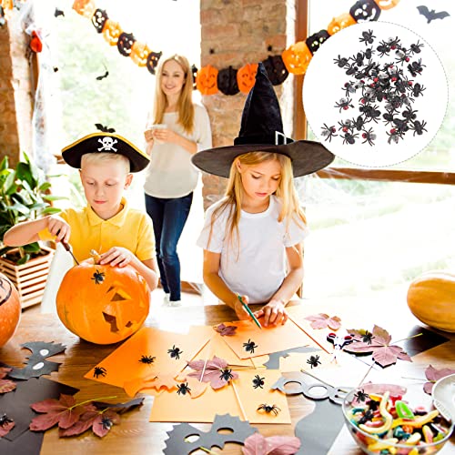 Amosfun 50 moscas de simulación para fiestas de Halloween y Halloween, accesorios de simulación de insectos falsos para Halloween, abril, día de los necios, suministros de fiesta de Halloween