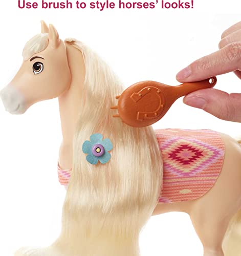 Dreamworks Spirit Spirit Stable Style Chica Linda (8 Pulgadas), Figura de Potro, Herramienta para el Cabello y Accesorios de Peinado, Cepillo, Espejo, Gran Regalo para Edades de 3 años en adelante