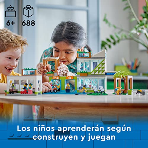 LEGO CITY 60365 El edificio de la casa, modelo modular con habitaciones, tienda y bicicleta