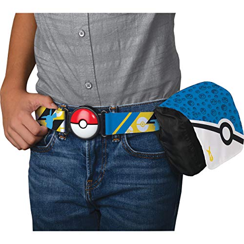 Pokemon Bandolier Set, Cuenta con 1 Figura de Pikachu de 5cm, 2 pokebolas Clip 'N' Go, 1 cinturón de Pokeball Clip 'N' Go y 1 Bolsa de Transporte - La Bolsa se despliega en una Alfombra de Batalla