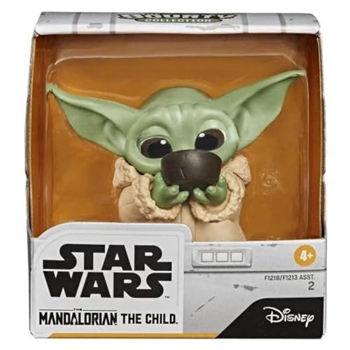 Star Wars The Mandalorian - The Bounty Collection - Juego de figuras de The Child de 2.5 pulgadas, 6 cm, The Child Drinking, Force Wielding y Puppy Eyes, juego 1