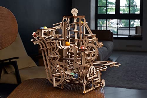 UGEARS Puzzle 3D de Circuito de Canicas - Maquetas para Montar Carreras de canicas con Elevador en Espiral - Maquetas de Madera y Puzzles 3D - Kit Marble Run - Maquetas para Construir para Adultos