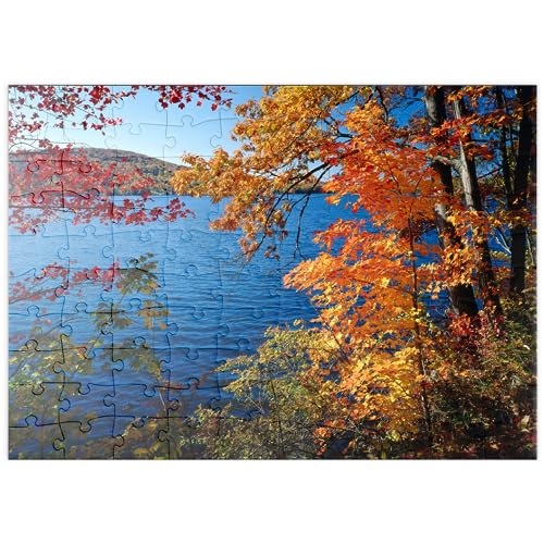 Vista del Lago Waramaug En Indian Summer, Connecticut, Estados Unidos - Premium 100 Piezas Puzzles - Colección Especial MyPuzzle de Puzzle Galaxy