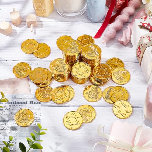 WEBEEDY 100 monedas doradas de plástico Hanukkah, monedas de juego de plástico pirata, monedas de búsqueda del tesoro, monedas para fiesta temática de aventura pirata, eventos, suministros de fiesta