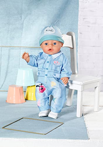 Zapf Creation Baby Born Deluxe Conjunto Vaquero - para muñecas de 43 cm - Incluye Mono, Gorro y Zapatillas - Fácil para Manos pequeñas - Fomenta la empatía y Las Habilidades sociales - Edad: 3+ años