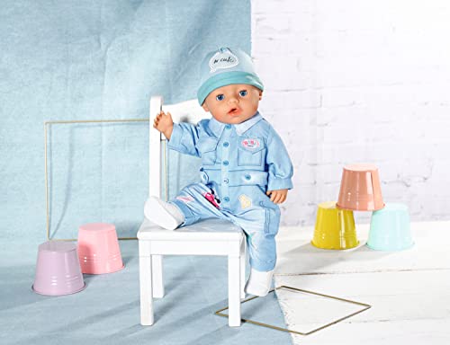 Zapf Creation Baby Born Deluxe Conjunto Vaquero - para muñecas de 43 cm - Incluye Mono, Gorro y Zapatillas - Fácil para Manos pequeñas - Fomenta la empatía y Las Habilidades sociales - Edad: 3+ años